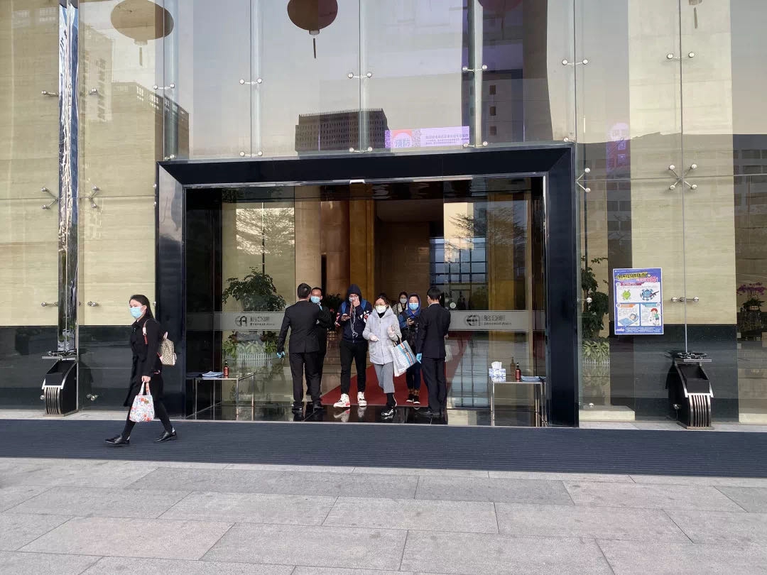 jinnianhui今年会上下齐心战“疫”情，党旗飘扬在一线